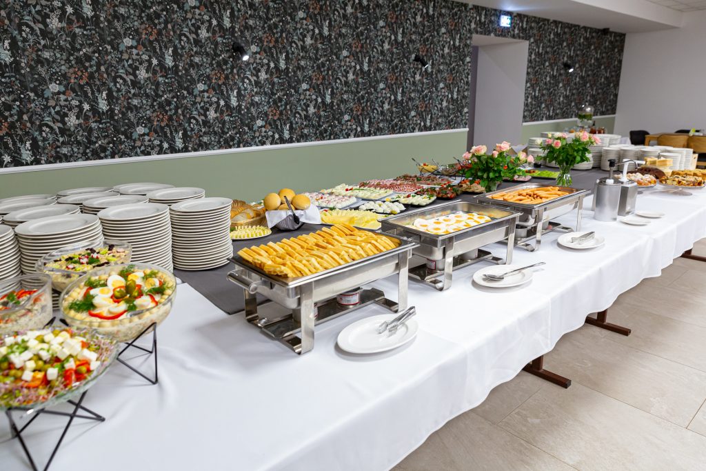 Śniadanie w hotelowej restauracji – Panorama Apartamenty & Spa, Krynica-Zdrój